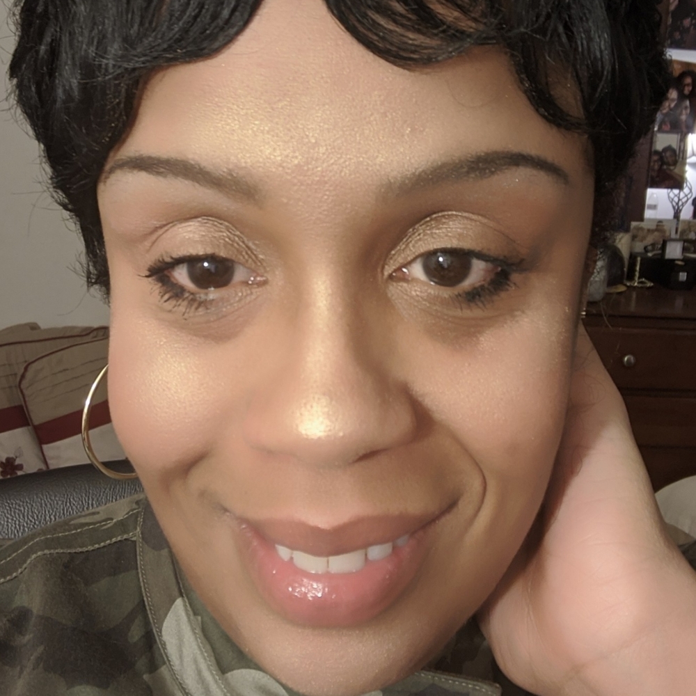 Meet your Posher, Tonia